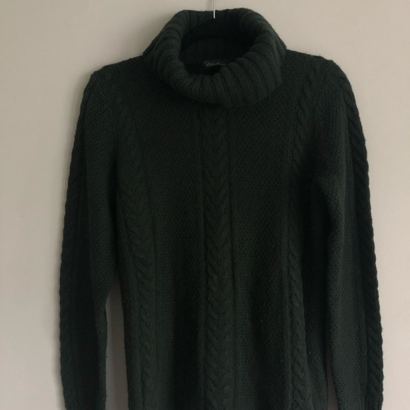 Eddie Bauer Lamb’s Wool Turtleneck in Dark Green - Picture 2 of 9